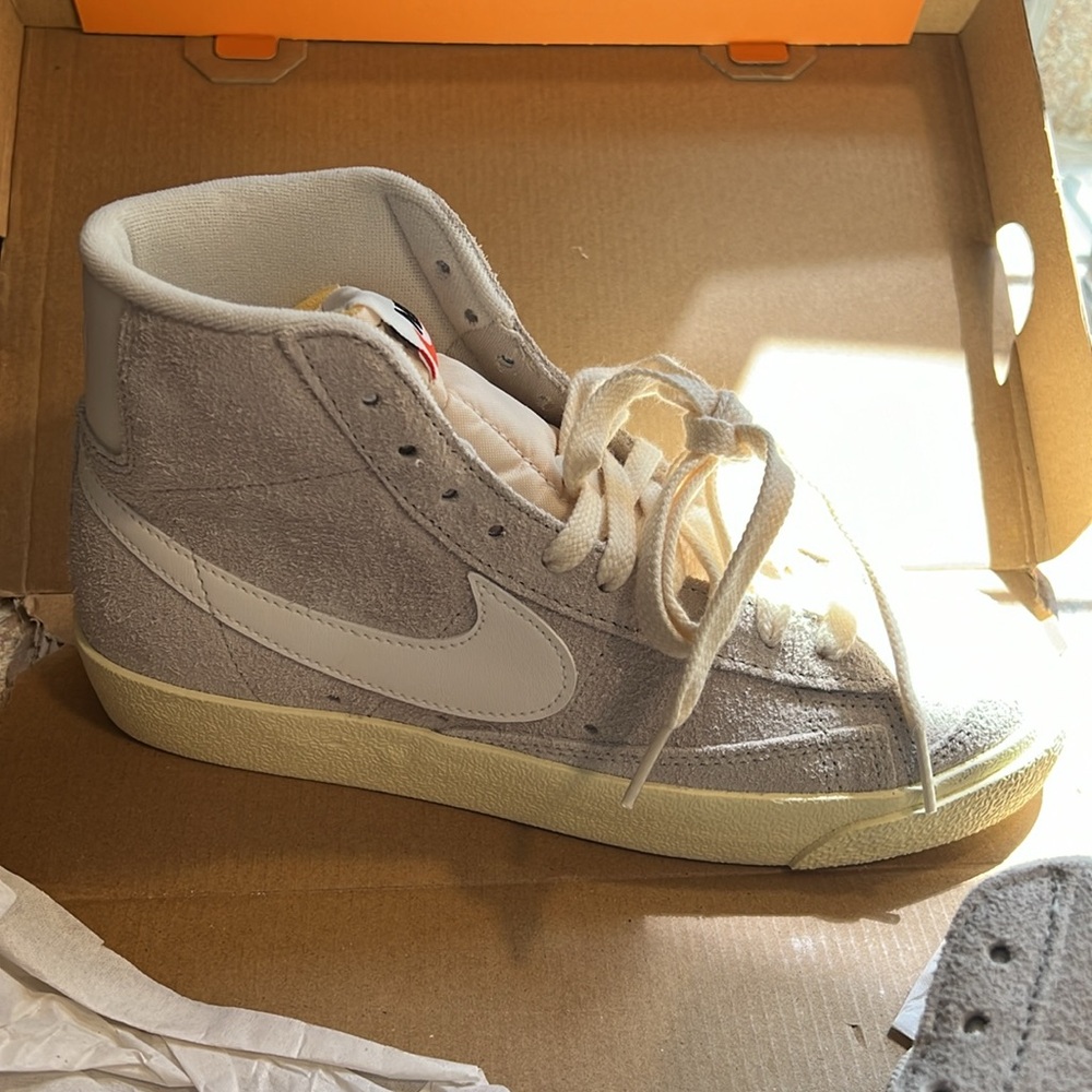 W BLAZER MID ‘77 VNTG 7.5